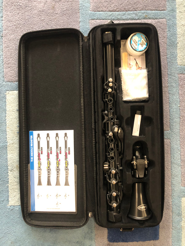 NUVO Clarineo C Clarinet Outfit