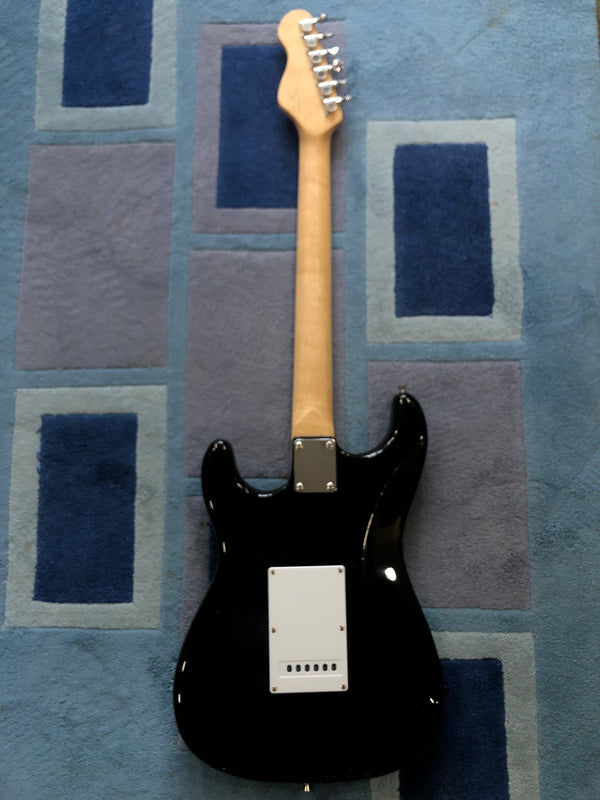 Used Encore Blaster E6 Strat in Black