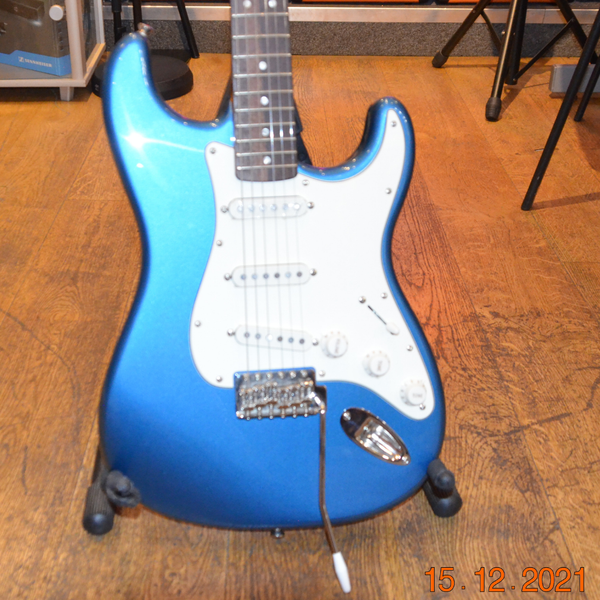 USED Squier by Fender Classic Vibe Stratocaster in Lake Placid Blue.