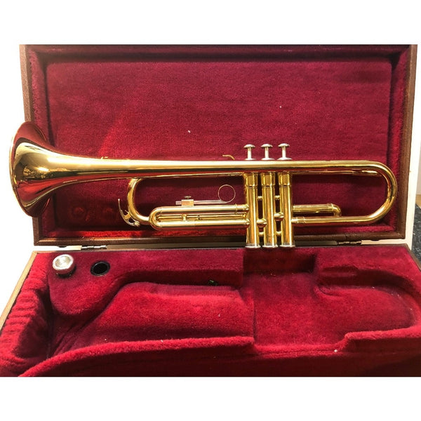Jupiter JTR408Bb Trumpet outfit in Gold lacquer. Ex rental